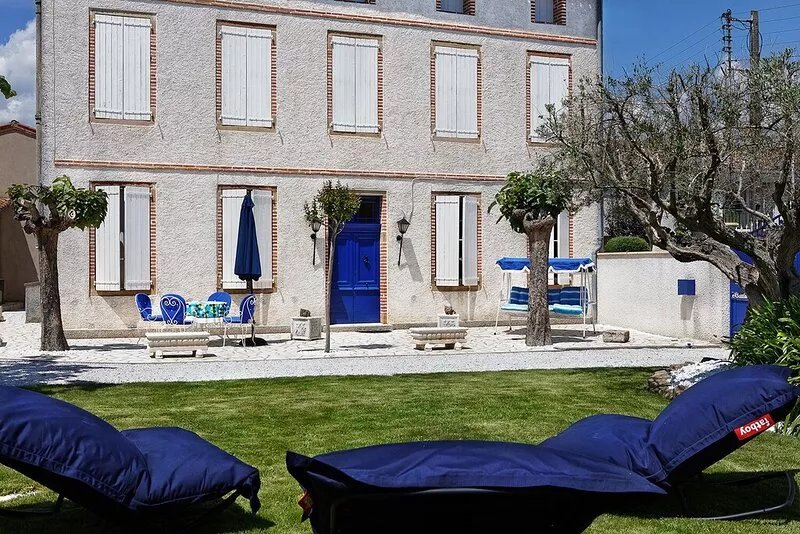 LE CHERCHE MIDI Guest rooms EQUIPPED KITCHEN large garden SECURE PARKING