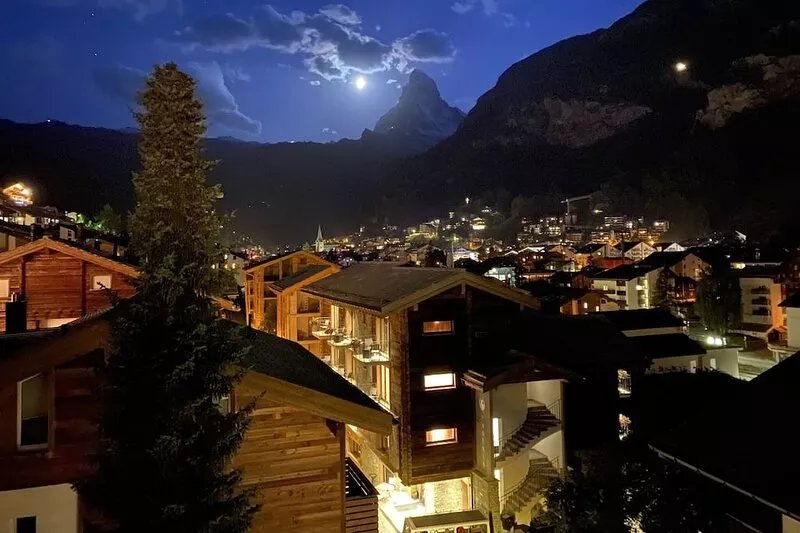Cosy 2 bedroom attic apartment with view of the Matterhorn
