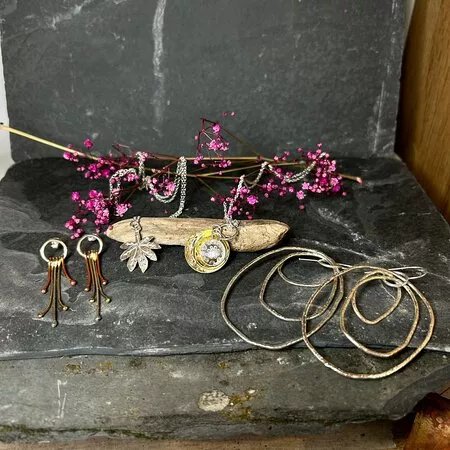Juliette Mcelligot Jewellery School