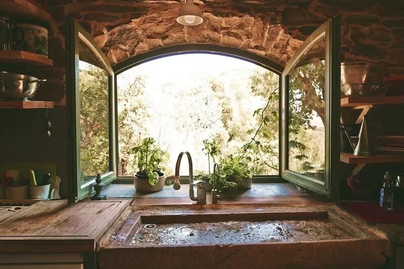 Beautiful 17th century restored sheepfold, in nature, near the Mediterranean sea