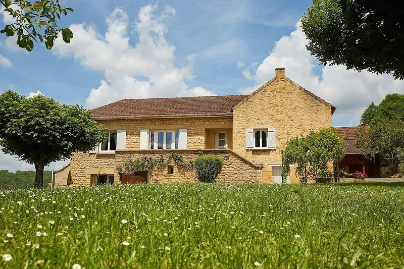 Beautiful stone house with large spaces and your dream holiday in Beynac