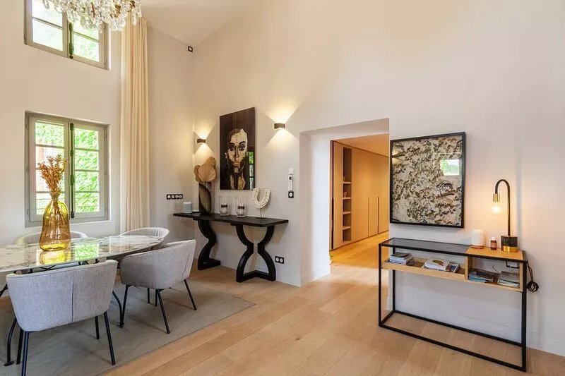 Apartment 'Luxueux Appartement Dans Chateau ' with Wi-Fi and Air Conditioning