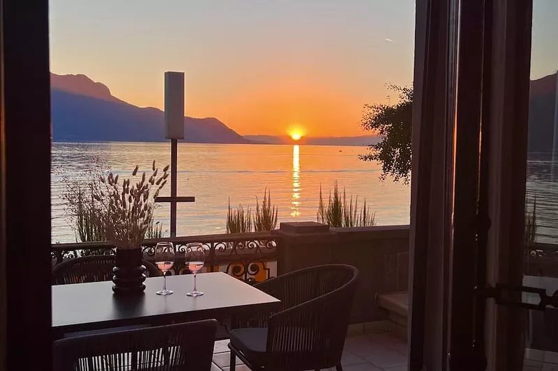 Montreux | Dreamy waterfront villa | city center