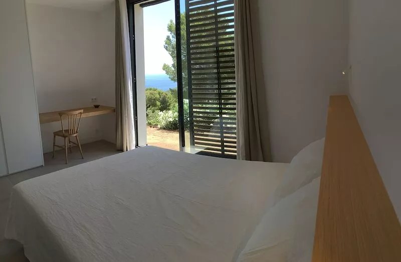 Recent villa, 3 bedrooms / 8 beds, sea view, quiet, private pool, 5 mins walk
