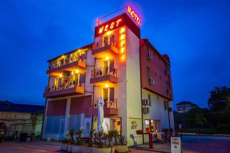 Motel West
