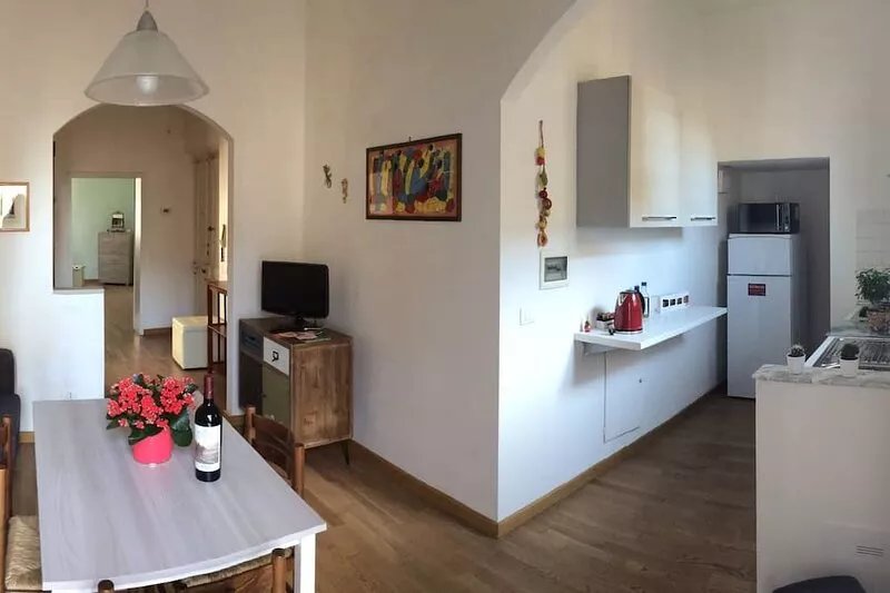 Splendid finely renovated apartment 2 steps from the center