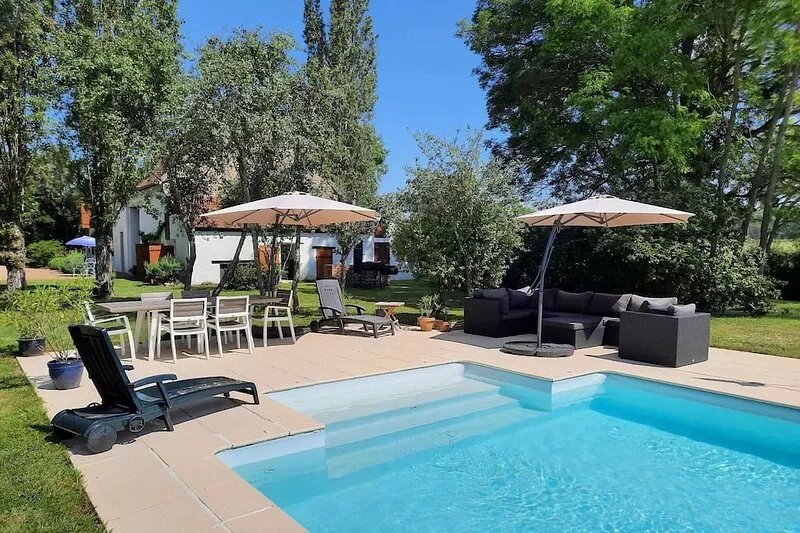 Beautiful authentic holiday home with pool