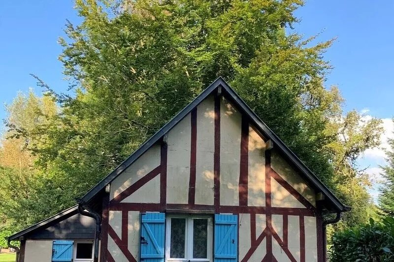 Charming cottage and its outbuilding, 15 minutes from Honfleur