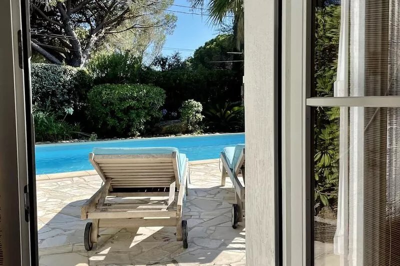Charming house, close to the center, private heated pool in Ste Maxime.
