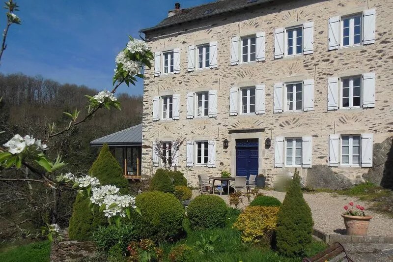 Charming house on the edge of a pretty hamlet between Rodez and Albi
