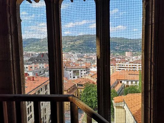 El Campanario Catedral De Oviedo