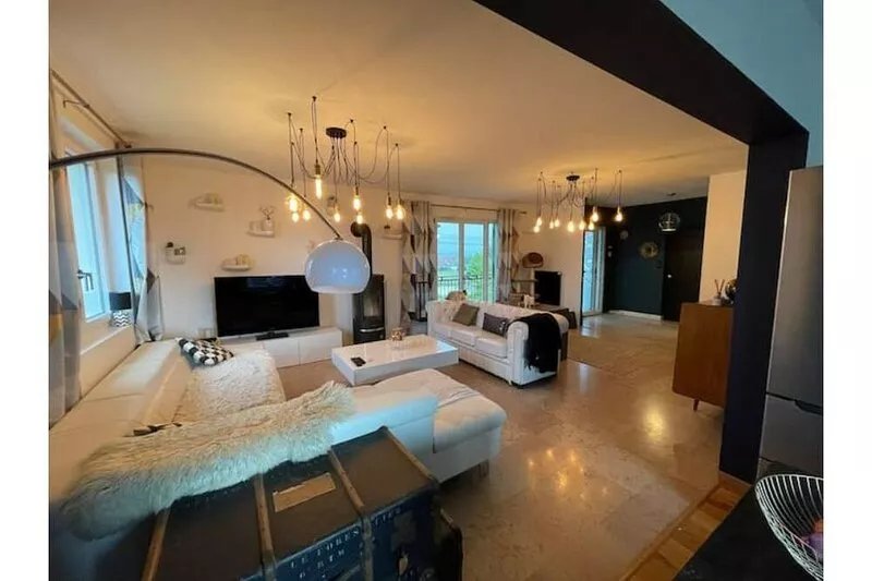 Maison Individuelle Avec Grand Jardin