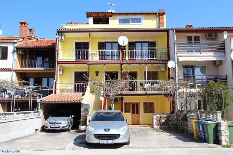 Room And Apartments Mariza