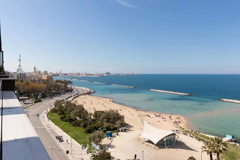 Apartment 'La Dimora Sul Mare' with Sea View, Wi-Fi and Air Conditioning