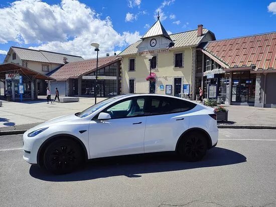 Alps Transfers Cab By First Class Partner
