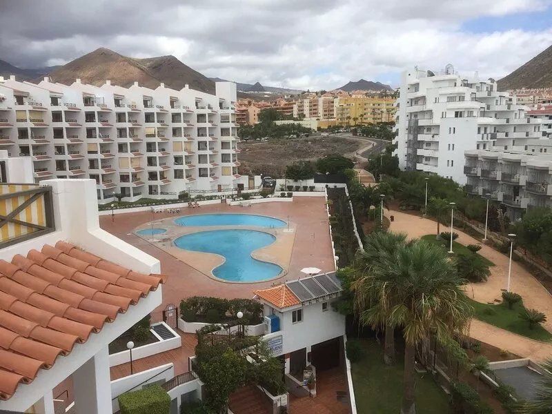 Sea Views Apartment In Central Complex Close to all shops & restaurants