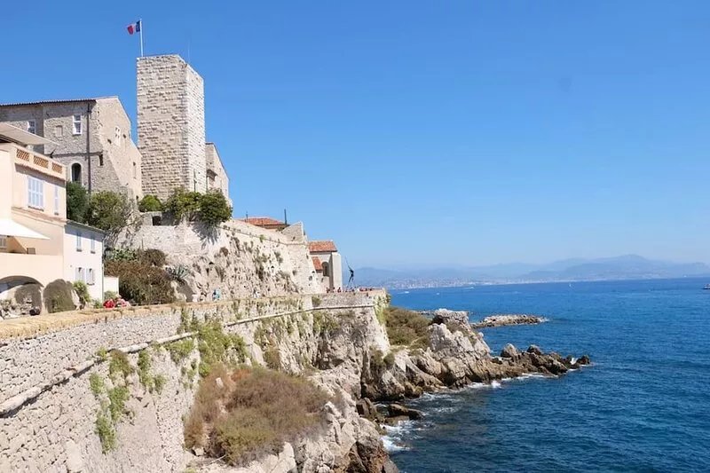 � ️ Beautiful Apartment 1600 sqf with Sea View Terrace, Sauna and Hot Tub �