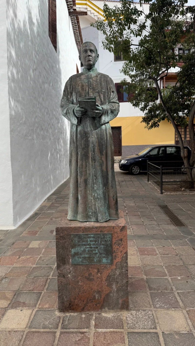 Statue vom Padre Jose Torres Padilla