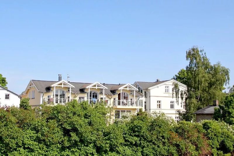 Directly behind the dune, with balcony and sea view - Strandvilla Böck FeWo 15