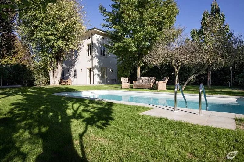 Ancient Villa Art Nouveau original, large park and pool at 3 Km from Lucca Walls
