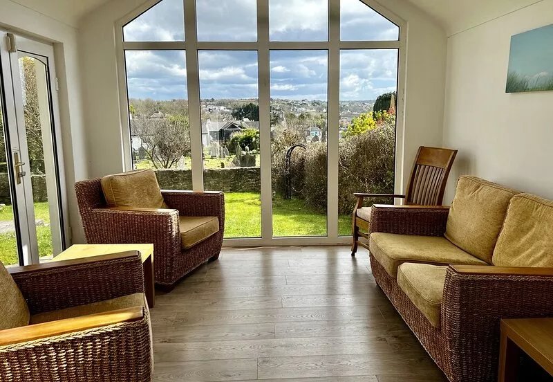 House in the heart of Kinsale with private garden, parking and superb views!