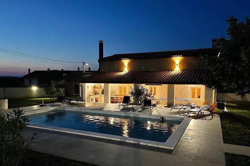 Beautiful newly renovated villa - Villa Sara Hrboki*5 minutes to the beach*