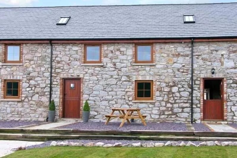 BEUDY BACH, family friendly, with a garden in Abergele
