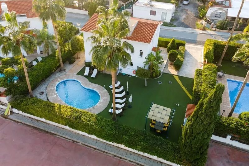 Villa Oasis by Ezoria Villas