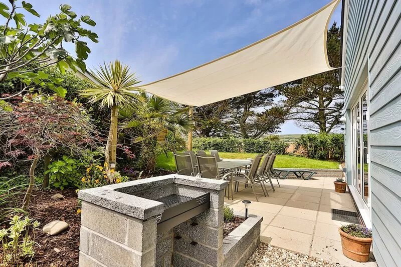 ENDLESS SUMMER 5* near beach behind dunes