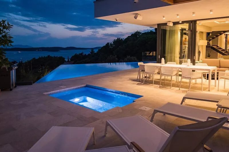 Beautiful NEW Private Villa Sea View Pool and Walking distance to Center