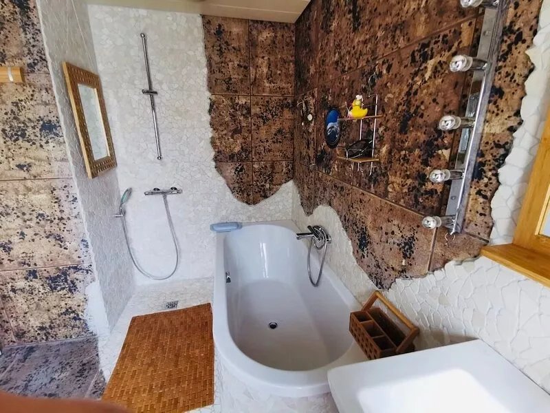 Large apartment with garden in a quiet location