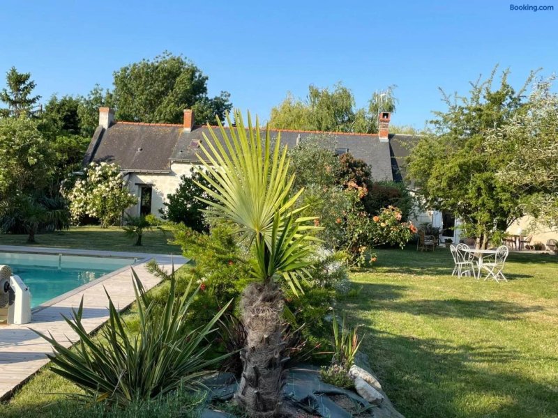 Chambres D Hotes Avec Piscine Et Spa La Folière Saumur
