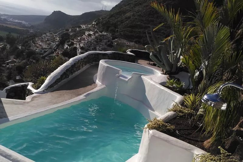 Wonderful house with private pool garden and jacuzzi