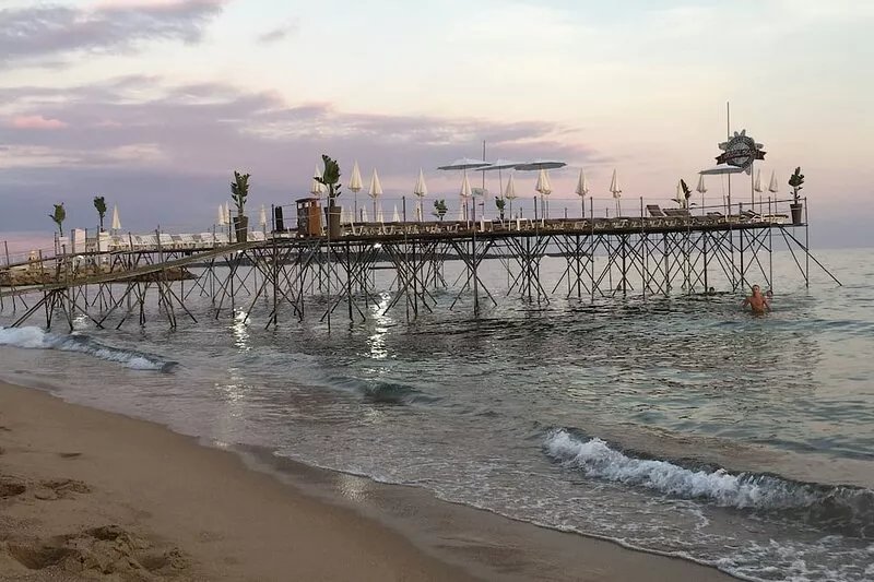 At the heart of Cannes, with terrace, next to the beaches and the Palais des