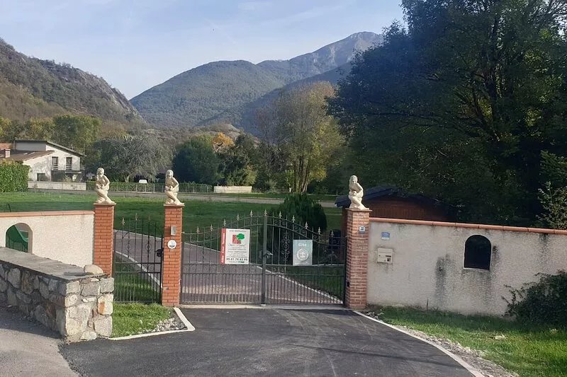 House of 100 m2 on a 2500 m2 fenced