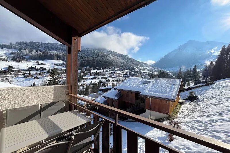 Renovated apartment LA CLUSAZ - ski in, ski out