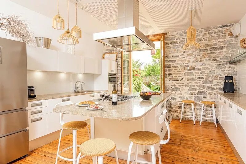 Exceptional location! Welcome to our charming house.