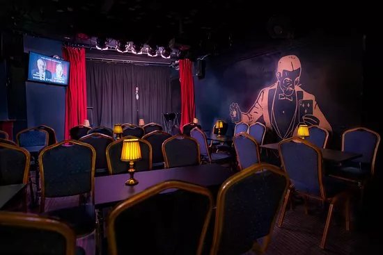 Smoke & Mirrors Comedy & Magic Theatre Pub