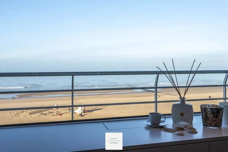 Marble Floor, full comfort sea view, parking incl.