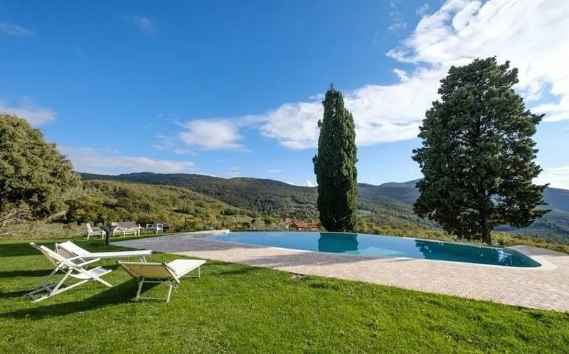 Villa Poggiostelle, wonderful countryside property, surrounded by a large