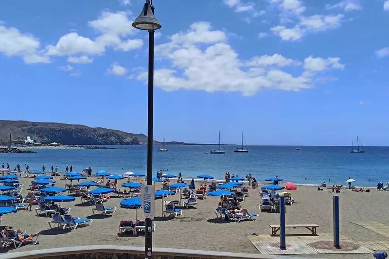Azahara III Studio, Playa Las Vistas with wonderful seaview, pet friendly