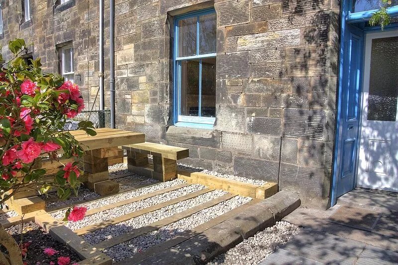Luxury 19th Century Cottage In Heart Of St Andrews, Sleeps 8, Golfers, Families