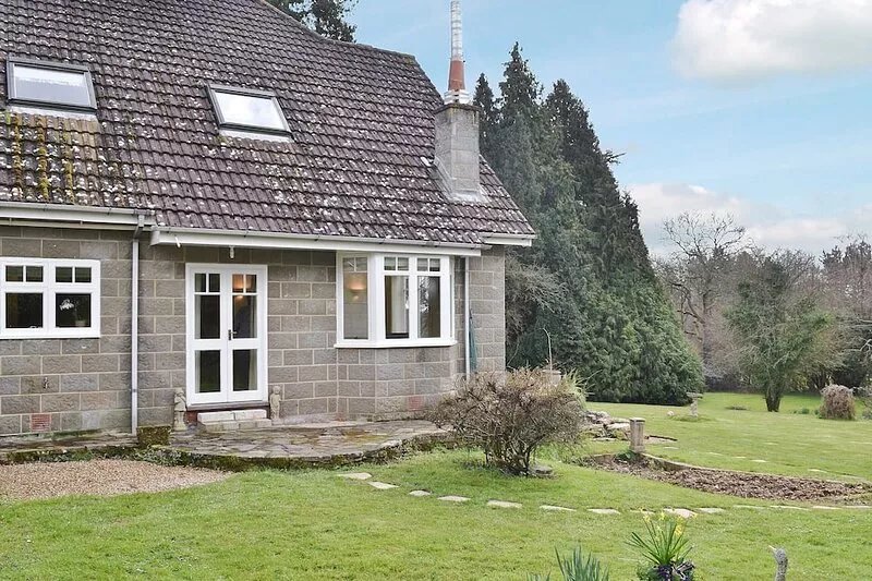 Surrounded by beautiful countryside, this semi-detached cottage enjoys a cosy