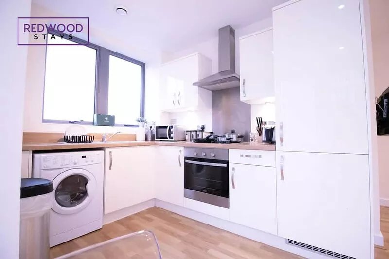 Town Center Apt Near Train Station | FREE Parking