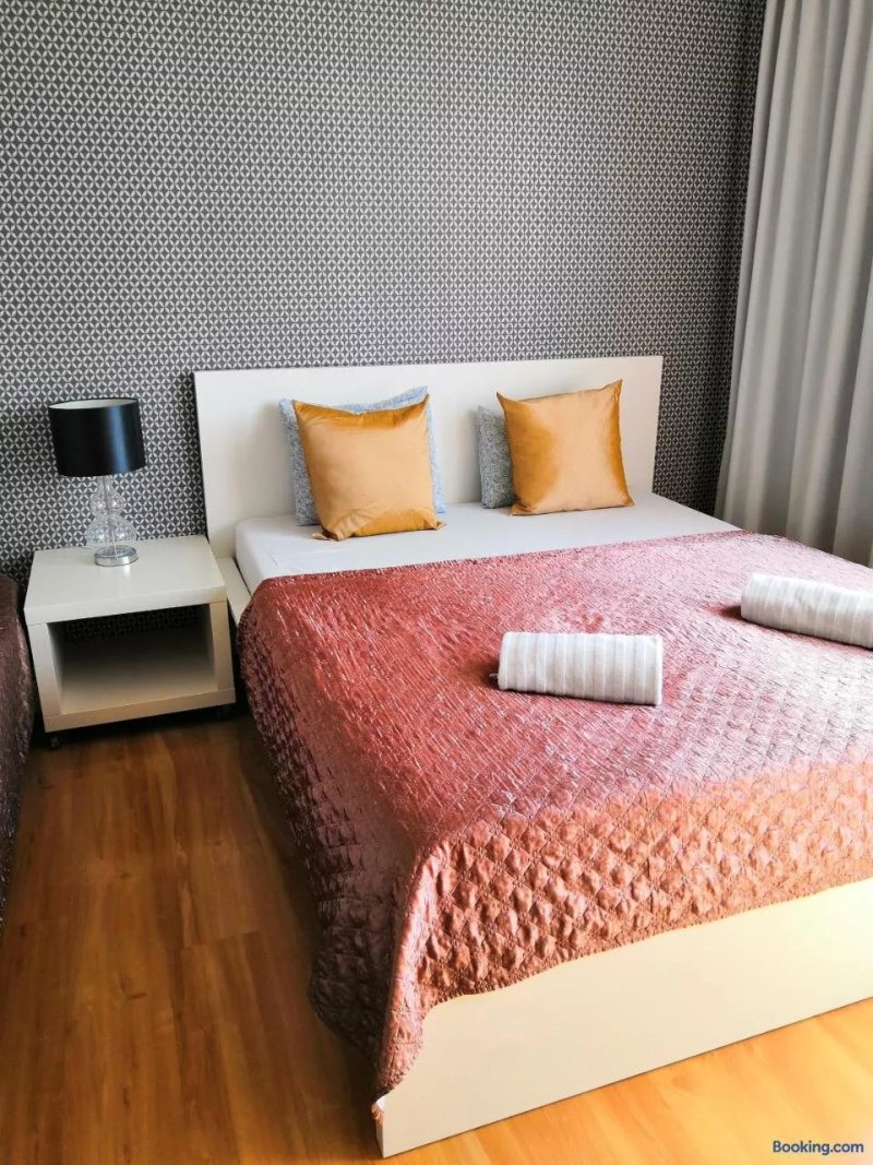 Golden Family Apartments
