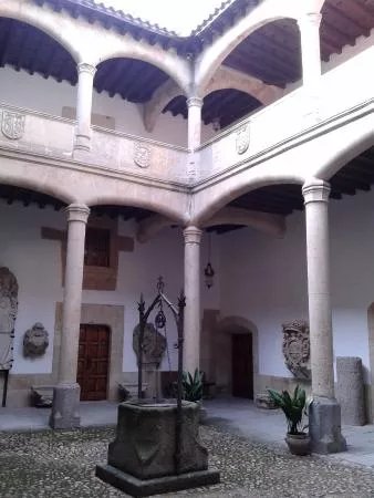 Museo de Salamanca (Casa de los Doctores de la Reina)