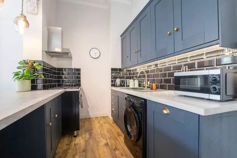 Beautiful Two Bedroom Regency Apartment