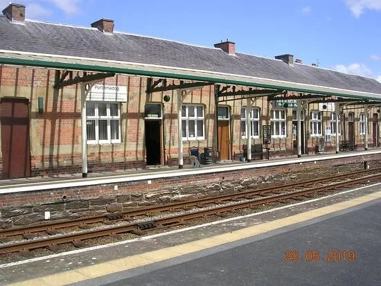 Porthmadog Railway Station