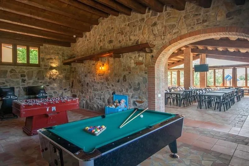 Magnificent 15 bedroom villa Spain|XXL Pool, BBQ, Gamesroom|Beaches & Barcelona