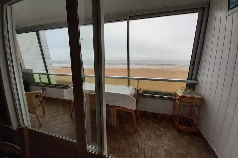 Superb sea view first floor